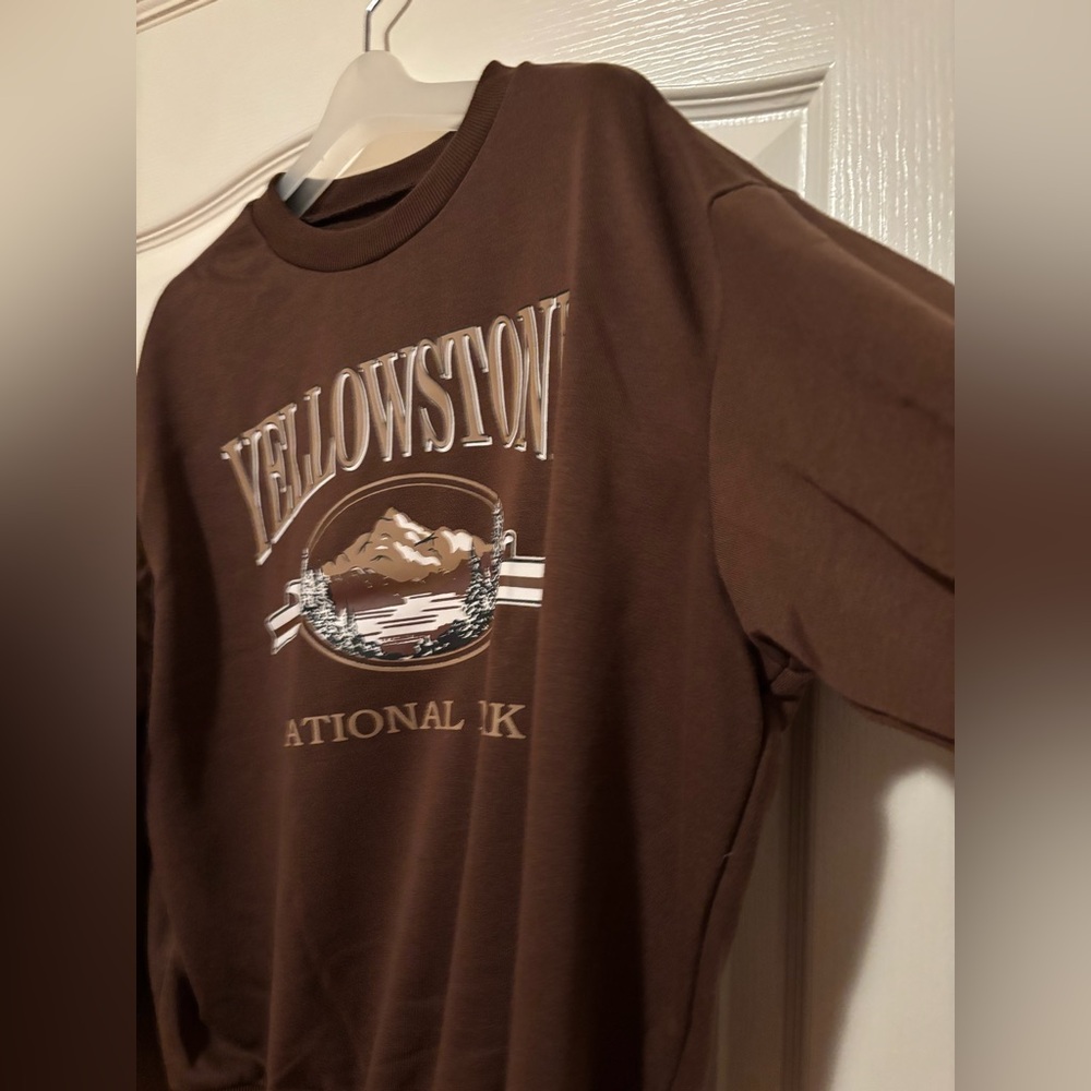 Yellowstone National Park Brown Sweater - Picture 4 of 5